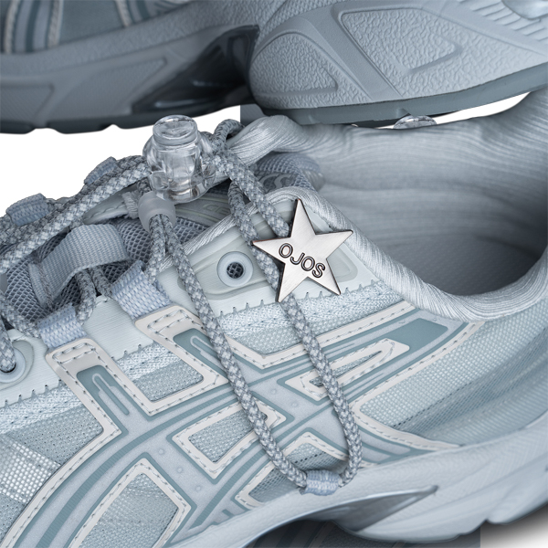 韓国発のブランド「OJOS」をサードパーティーに迎え「atmos」のフィルターを通した「ASICS」との別注モデルが登場