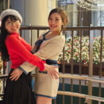 【写真特集】憧夏、わたなべまりえが可愛いすぎるミニスカ秋冬コーデで麻布台ヒルズ・クリスマスマーケットをレポート！