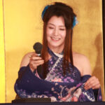 藤原紀香、華やかな肩出し青ドレスで制作発表会に登場！「可愛い彩芽ちゃんと綺麗な礼子姉さんと共演できて幸せ」＜明治座創業150周年ファイナル公演 舞台「メイジ・ザ・キャッツアイ」＞