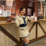 【写真特集】憧夏、わたなべまりえが可愛いすぎるミニスカ秋冬コーデで麻布台ヒルズ・クリスマスマーケットをレポート！