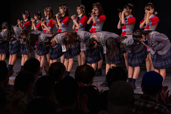 NGT48・4期研究生13名がお披露目、NGT48新公演「おもいでがいっぱい公演」スタート
