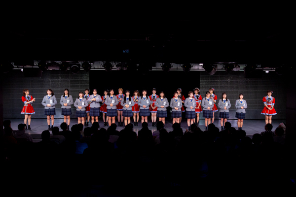 NGT48・4期研究生13名がお披露目、NGT48新公演「おもいでがいっぱい公演」スタート