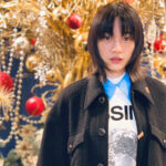 のん、輝くXmasツリーとともに…最新ヘアスタイル披露「髪を切りました」ファンからは「カワカッコイイ!」との声