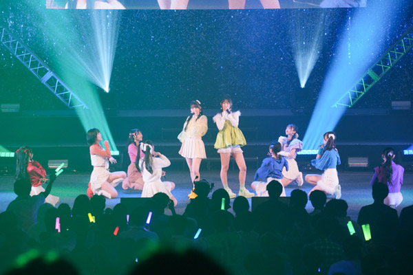 AKB48、FRUITS ZIPPERら5組の女子アイドルが登場した『超 Idol Fes』2日目オフィシャルライブレポート