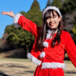 【動画】イメージモデル・新井美穂、ミニスカサンタ衣装で大栄カントリー倶楽部に登場！