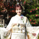 【写真特集】尾碕真花、まったりとしたクリーム色の晴れ着姿で登場！「初めてのことに挑戦する機会が多い年でした」＜2024年オスカー晴れ着撮影会＞