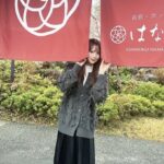 新谷姫加、のれんからひょっこり顔出すキュートな笑顔！ファンからは「可愛すぎる」の声！