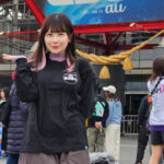 【写真特集】元まねきケチャ・宮内凛、ミニスカ×オフィシャルTシャツのフェスらしいコーデでCDJ 23/24に登場！〈COUNTDOWN JAPAN 23/24〉