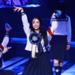 【レコ大】新しい学校のリーダーズ、首振りダンスに安住アナウンサーと川口春奈が挑戦！＜第65回 輝く！日本レコード大賞＞