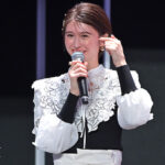 菜波、スタイル際立つブラック＆ホワイトのパンツスタイルで登場＜CHANGE YOUR LIFE!2023＞