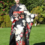 【写真特集】小芝風花、黒が基調のクールな晴れ着姿で登場！2023年を「怒涛の1年」と振り返る＜2024年オスカー晴れ着撮影会＞