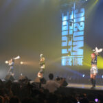 【動画】Lifesta、ヘソだし衣装で圧巻のライブパフォーマンスを披露！＜ARTISTS LEAGUE Presents... MUSIC TRIBE＞