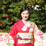 【写真特集】井頭愛海、紅白の気品あふれる晴れ着姿で登場！「学びと気づきがとっても多かった1年でした」＜2024年オスカー晴れ着撮影会＞