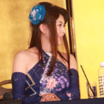藤原紀香、華やかな肩出し青ドレスで制作発表会に登場！「可愛い彩芽ちゃんと綺麗な礼子姉さんと共演できて幸せ」＜明治座創業150周年ファイナル公演 舞台「メイジ・ザ・キャッツアイ」＞