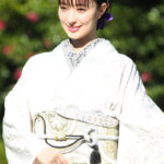 【写真特集】宮本茉由、グレー×白の気品あふれる晴れ着姿で登場！「たくさん勉強することができた一年でした」＜2024年オスカー晴れ着撮影会＞