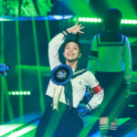 【レコ大】新しい学校のリーダーズ、首振りダンスに安住アナウンサーと川口春奈が挑戦！＜第65回 輝く！日本レコード大賞＞