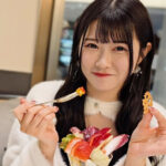 Jams Collection（ジャムズ）・一宮彩夏、白×ピンクの萌え袖ワンピースを着てヒルズグルメを満喫！
