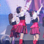 ≠ME、クリスマス気分満載のキラキラパフォーマンス！巨大ランウェイで舞う姫たち＜X’mas Countdown Party＞
