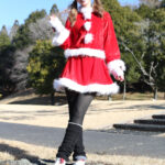 【写真特集】新井美穂、ミニスカサンタ衣装でクリスマスゴルフを盛り上げる！　