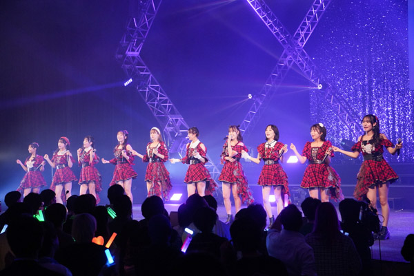 AKB48、FRUITS ZIPPERら5組の女子アイドルが登場した『超 Idol Fes』2日目オフィシャルライブレポート