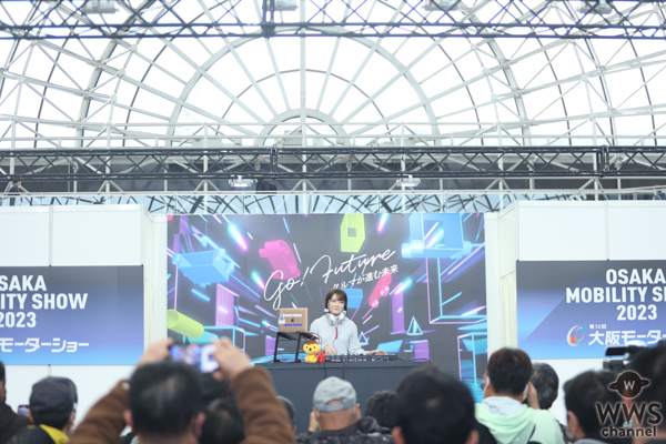 【動画】ショート美女・白石美音(DJ MION)ノリノリのDJパフォーマンス！＜OSAKA MOBILITY SHOW 2023　第12回大阪モーターショー＞