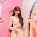 【動画】IVE チャン・ウォニョン、ガーリーな服装で渋谷Hzに登場！可愛らしい顔ハートやウィンクで会場を魅了