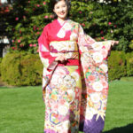 【写真特集】井頭愛海、紅白の気品あふれる晴れ着姿で登場！「学びと気づきがとっても多かった1年でした」＜2024年オスカー晴れ着撮影会＞