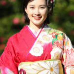 【写真特集】井頭愛海、紅白の気品あふれる晴れ着姿で登場！「学びと気づきがとっても多かった1年でした」＜2024年オスカー晴れ着撮影会＞