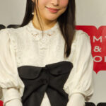雪平莉左が「100点満点中の150点」と自信を見せた2024年カレンダー発売記念イベントに登場！お気に入りカットは「お尻の丸みを活かした水着」