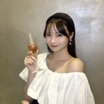 新谷姫加、エレガントなドレスを身に纏いワイングラスを片手にほろ酔い気分。「ゼロイチ大忘年会」での優雅なひと時を披露！