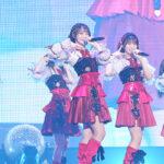 ≠ME、クリスマス気分満載のキラキラパフォーマンス！巨大ランウェイで舞う姫たち＜X’mas Countdown Party＞