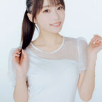 岸みゆ、お腹チラ見せ衣装が超キュートな姿で新年の抱負を語る！「0って漢字ですよね？！」
