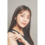 貴島明日香、キャスター役で食レポ！Web CM配信。美味しさでメロメロに？