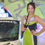 【動画】アウトドアモデル・RIHO、美ボディ際立つタイトなレースクイーンスタイルで魅せる＜東京オートサロン2024＞