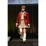 Mamina、ルーズソックス×韓国制服スタイルでランウェイをウォーキング！＜COLOR COLLECTION＞