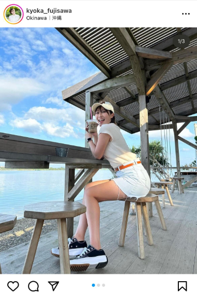 藤澤響花の健康的美脚から目が離せない！沖縄のカフェでブランコ楽しむオフショット公開
