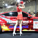 【動画】新唯が赤のセクシーな衣装で今年もSHIBATIRE GIRLS。東京オートサロン2024に登場！