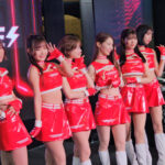 【美女】新唯、米倉みゆ、小湊美月らSHIBATIRE GIRLSが赤のセクシーな衣装で東京オートサロン 2024に登場！