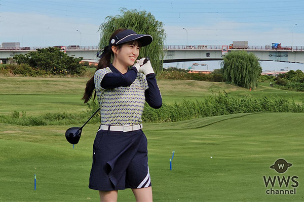 【動画】グラビアアイドル・花巻杏奈、太ももチラリのキュートなミニスカゴルフウェアで登場＜PLATINUM GOLF＞