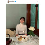 新田さちか、オシャレ空間で女子会報告！お茶目で可愛すぎるSHOTにファンドギマギ！