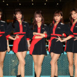 【動画】公式イメージガールA-class、美脚きわだつ超ミニスカ衣装で今年のイベントの見どころを語る！＜東京オートサロン 2024＞