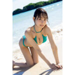 ミスFLASH2024の遠藤まめ、小柄でスレンダーな天然美女がグラビアで弾ける！