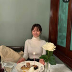 新田さちか、オシャレ空間で女子会報告！お茶目で可愛すぎるSHOTにファンドギマギ！