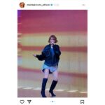瀧本美織、オーラあふれるステージ写真を公開！デニムミニスカート&パンツスタイルで異なる魅力放つ