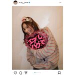 TWICE・サナ、友人との誕生日パーティーでプリンセスに？ティアラ姿に反響殺到