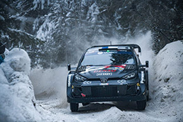 WRC 第2戦 ラリー・スウェーデン デイ2 大雪の中、森林地帯で行なわれたフルデイ初日の金曜日勝田が総合2位、エバンスが総合5位につける