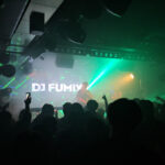 DJフミヤ、真夜中の渋谷CLUB CAMELOTを盛り上げる！ BON JOVI、QUEENなど往年の名曲を連発で大盛況