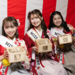 ミスユニバーシティグランプリ鈴木梨恩ら袴姿で浅草文化芸能人節分会に参加。「皆様の元へ福が訪れますように」