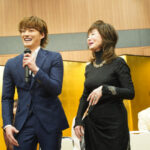山本リンダ、美脚あらわなショーパンで「徹子の部屋」出演！ デュエット相手の寺西優真の魅力を語る！「歌が凄くうまくてアレンジかっこいい」