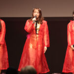 ガールズグループ・TiiiMOが新体制でゴールドのミニ丈衣装で魅せる！ 新曲「Olympian」「winterLove」披露